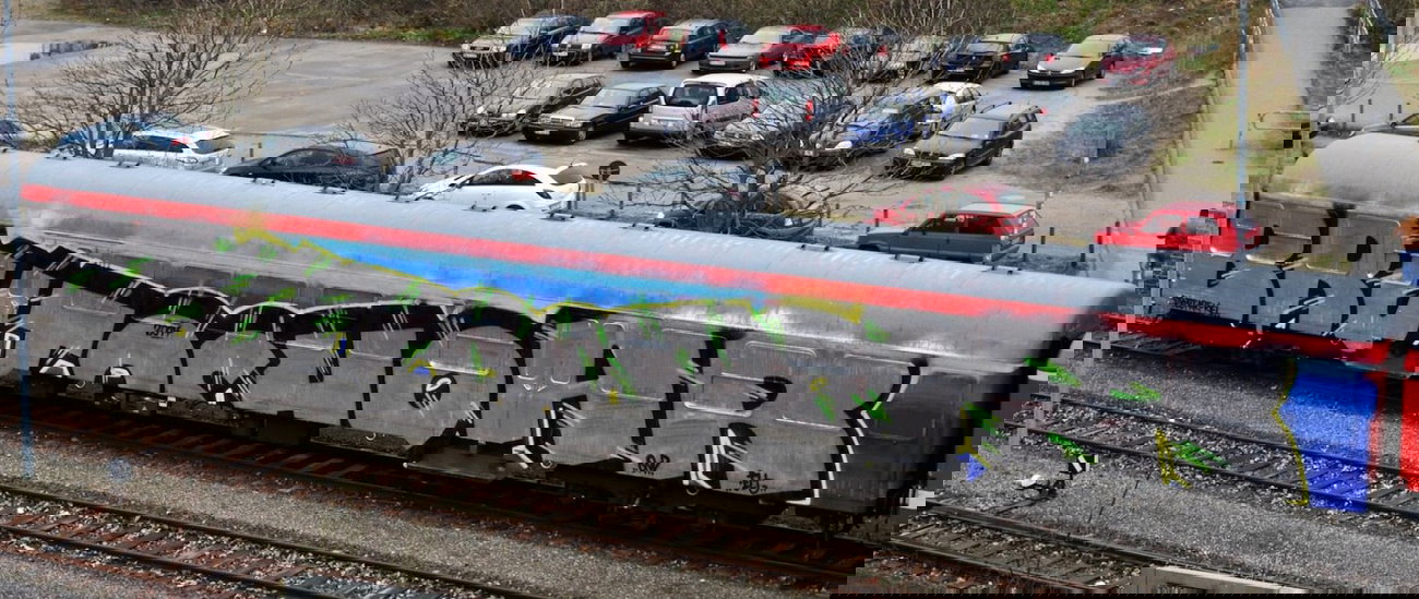 Graffiti Train - Photo by ZUGZWANG