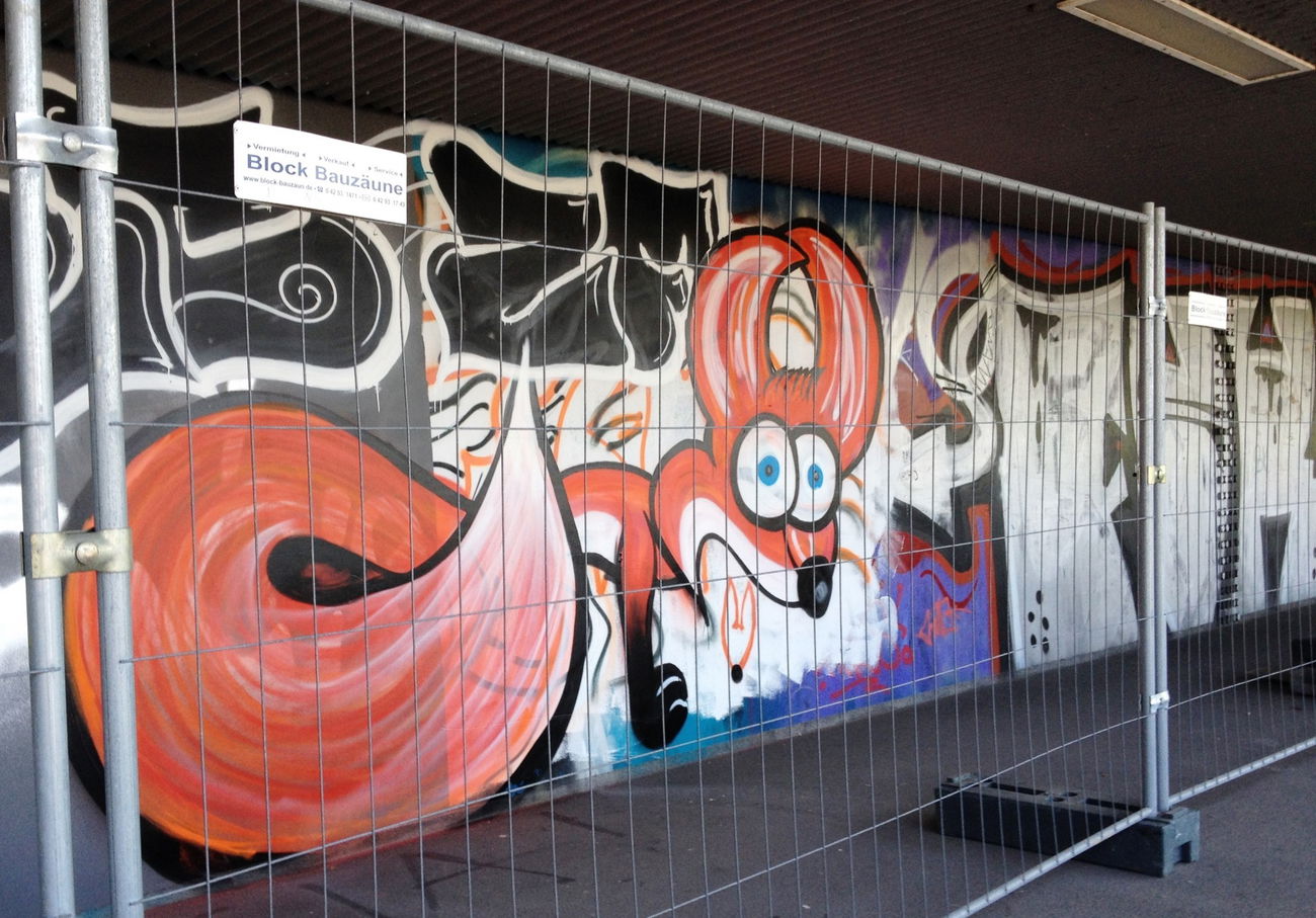 Graffiti Bombing - Photo by ZUGZWANG