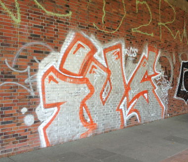 Graffiti Bombing - Photo by ZUGZWANG - ivs