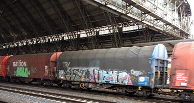 Graffiti Train - Photo by ZUGZWANG
