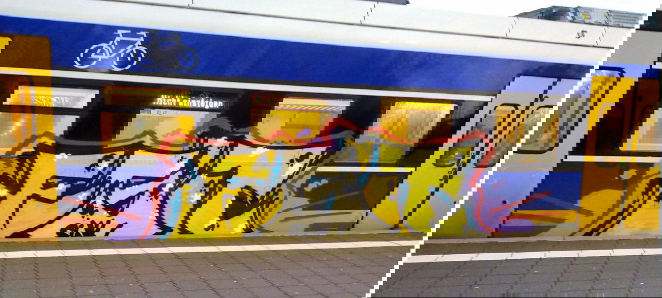 Graffiti Train - Photo by ZUGZWANG - esit, bremen, bremerhaven (2015)