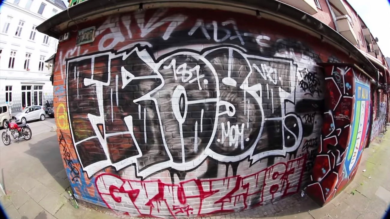 Graffiti Bombing - Photo by ZUGZWANG - frost