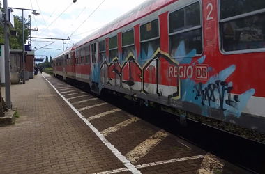 Graffiti Train - Photo by ZUGZWANG (2017)