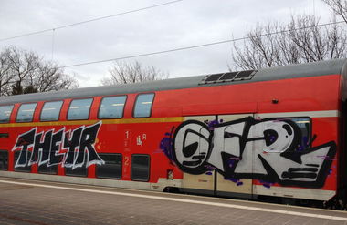 Graffiti Train - Photo by ZUGZWANG - theyr, gfr (2018)