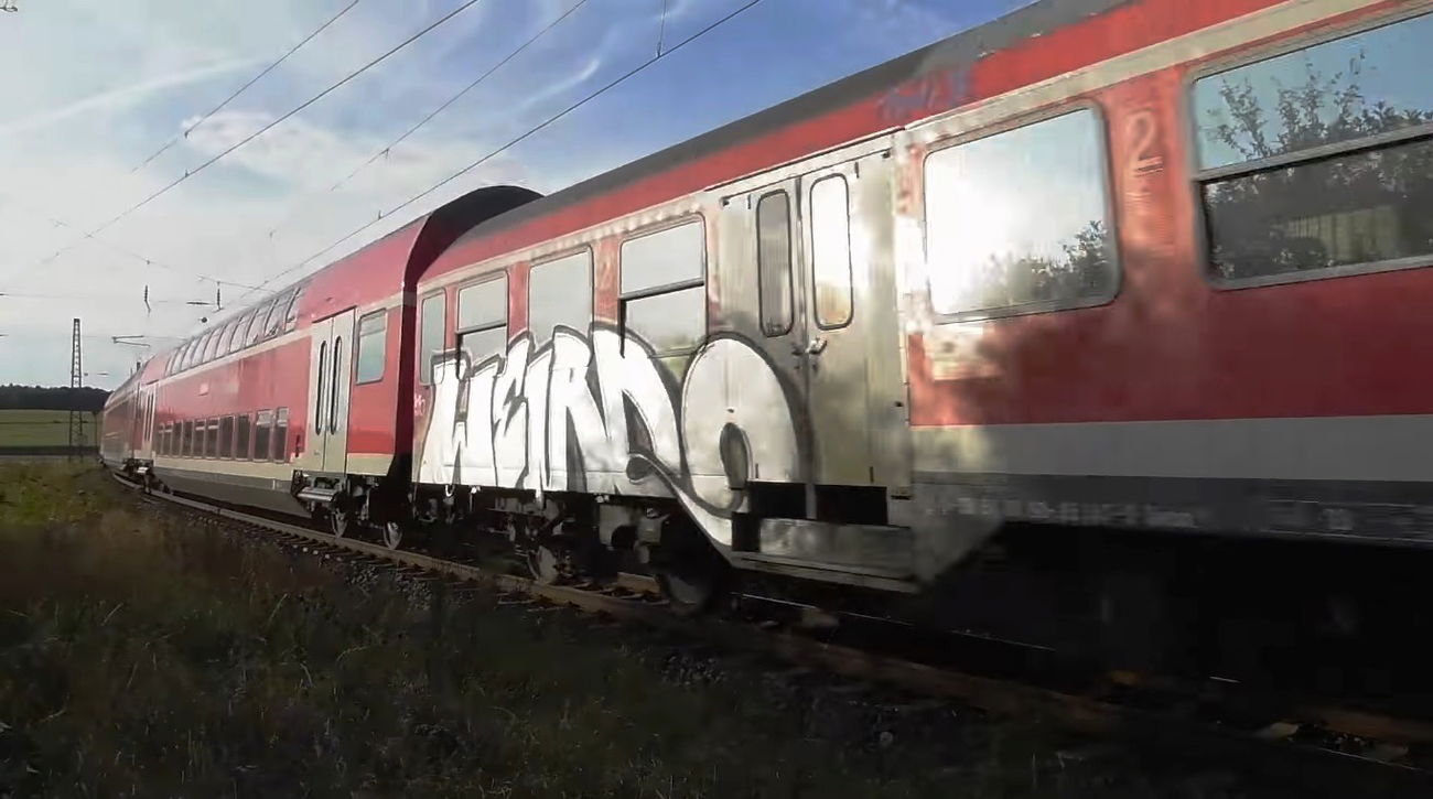 Graffiti Train - Photo by ZUGZWANG