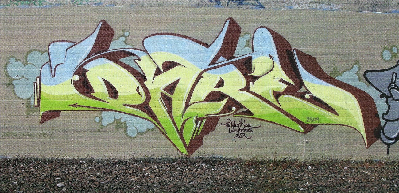 Graffiti Wall - Photo by ZUGZWANG - dare