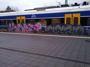 Graffiti Train - Photo by ZUGZWANG - bremerhaven, 27, bremen (2014)