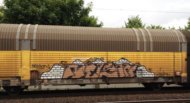 Graffiti Train - Photo by ZUGZWANG - nelson