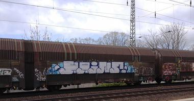 Graffiti Train - Photo by ZUGZWANG - hains