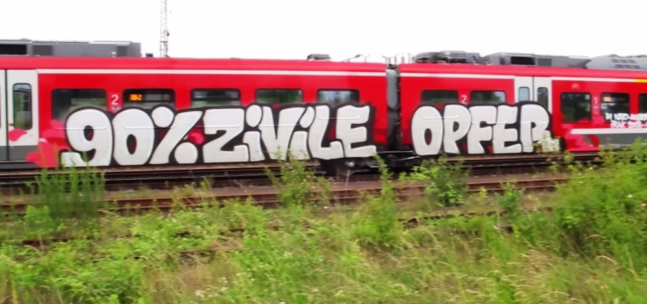 Graffiti Train - Photo by ZUGZWANG - usa, irak (2015)