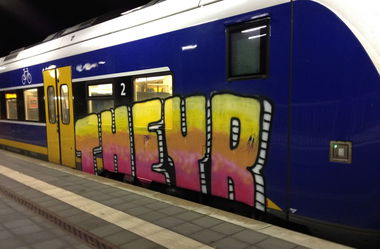 Graffiti Train - Photo by ZUGZWANG - theyr (2017)