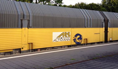 Graffiti Train - Photo by ZUGZWANG