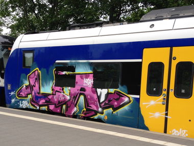 Graffiti Train - Photo by ZUGZWANG (2018)