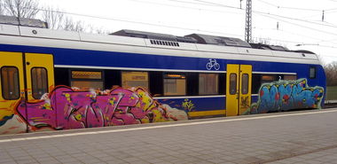 Graffiti Train - Photo by ZUGZWANG