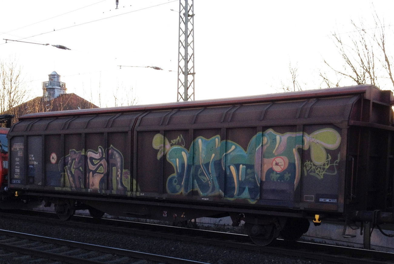 Graffiti Train - Photo by ZUGZWANG