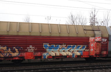 Graffiti Train - Photo by ZUGZWANG