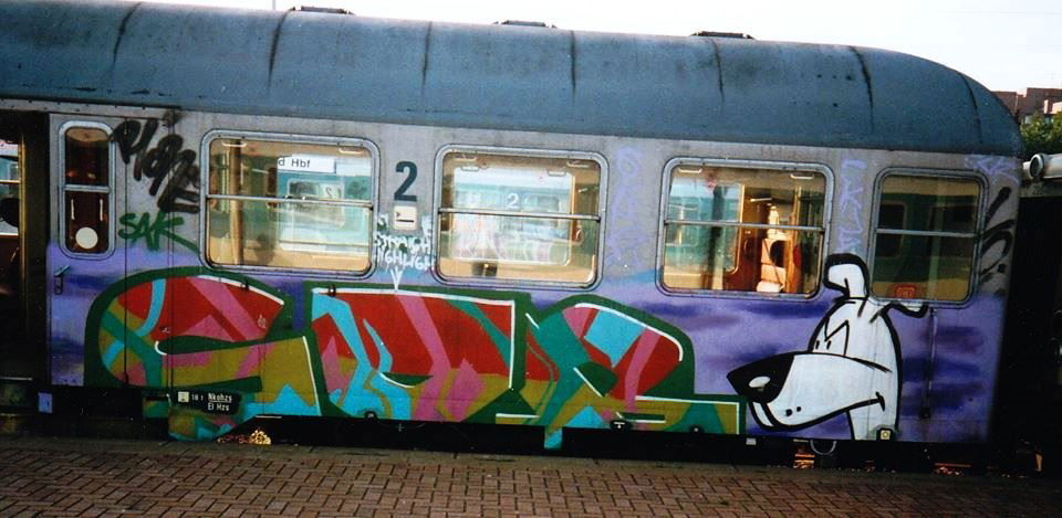 Graffiti Train - Photo by ZUGZWANG