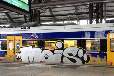 Graffiti Train - Photo by ZUGZWANG - mois (2017)
