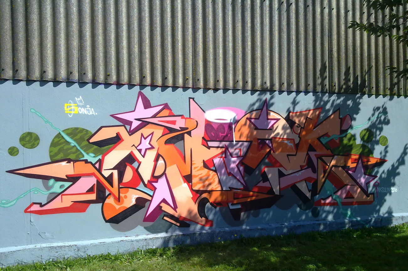 Graffiti Wall - Photo by ZUGZWANG