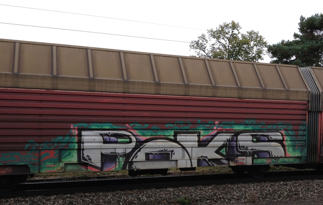Graffiti Train - Photo by ZUGZWANG