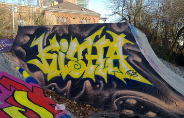 Graffiti Bombing - Photo by ZUGZWANG - kisha