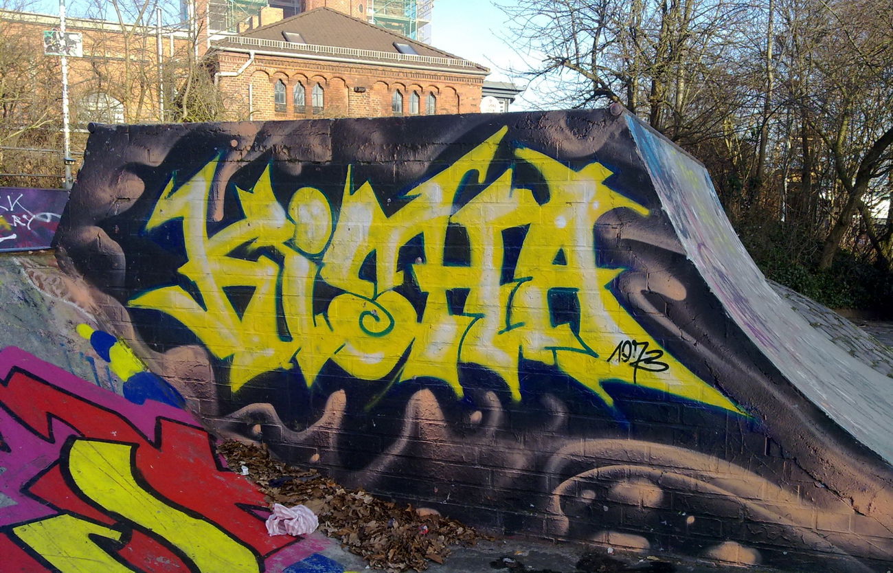 Graffiti Bombing - Photo by ZUGZWANG - kisha