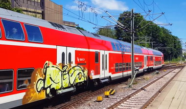 Graffiti Train - Photo by ZUGZWANG (2017)