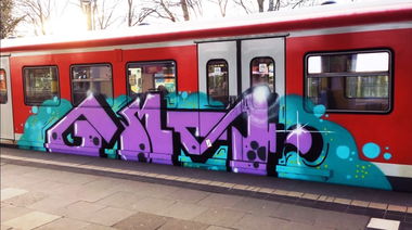 Graffiti Train - Photo by ZUGZWANG - gms, hamburg