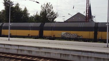 Graffiti Train - Photo by ZUGZWANG