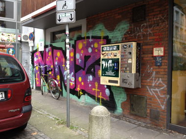 Graffiti Bombing - Photo by ZUGZWANG - mnz