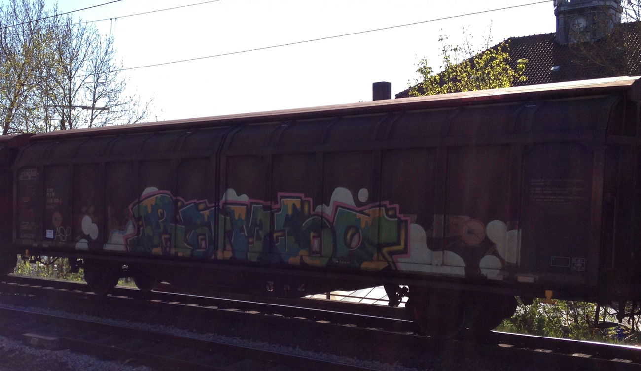 Graffiti Train - Photo by ZUGZWANG - rambo
