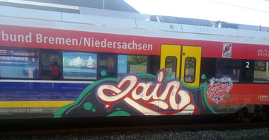 Graffiti Train - Photo by ZUGZWANG - rain, bremerhaven (2015)