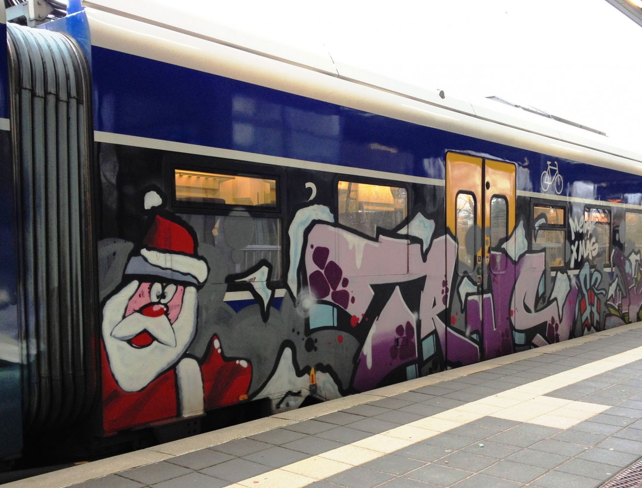 Graffiti Train - Photo by ZUGZWANG - trus (2017)