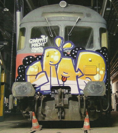 Graffiti Train - Photo by ZUGZWANG - crap