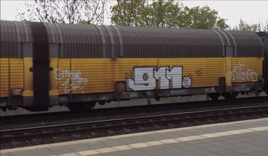 Graffiti Train - Photo by ZUGZWANG - 911