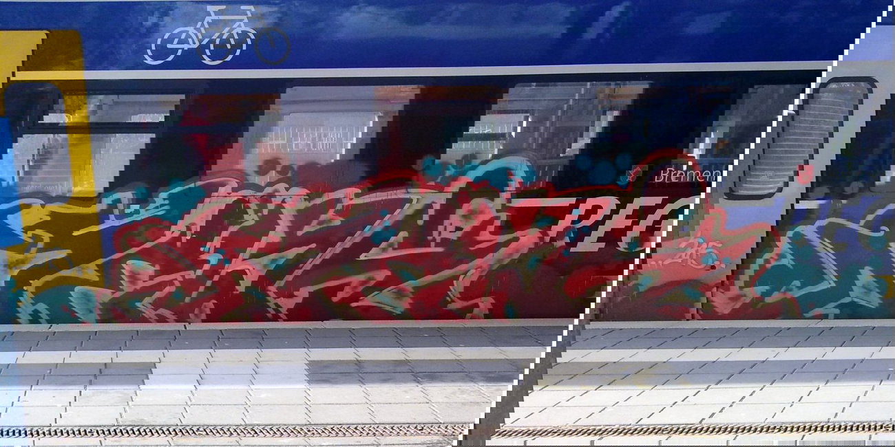 Graffiti Train - Photo by ZUGZWANG - news, bremerhaven, 27 (2015)