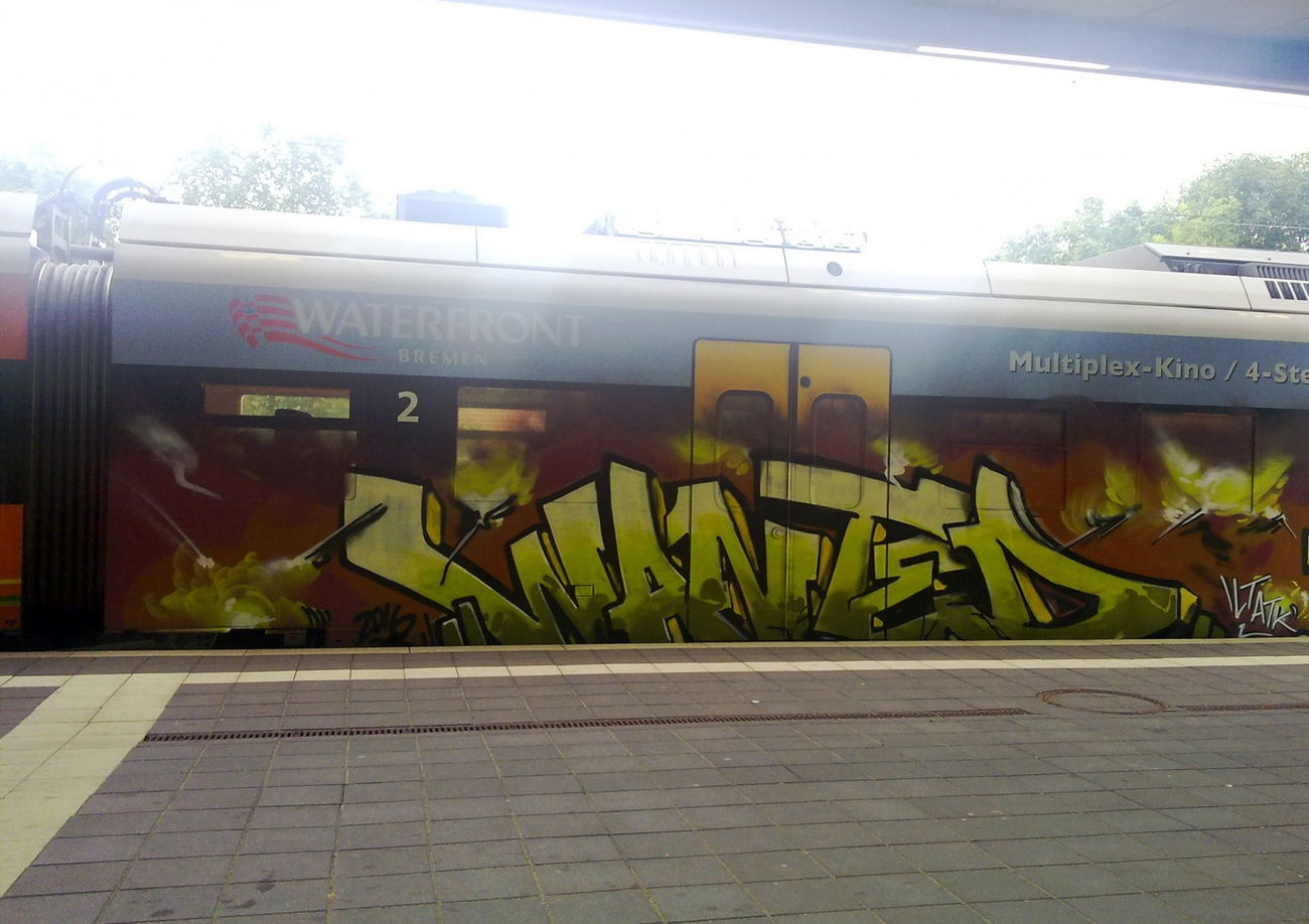 Graffiti Train - Photo by ZUGZWANG - wanted, bremerhaven, bremen (2016)