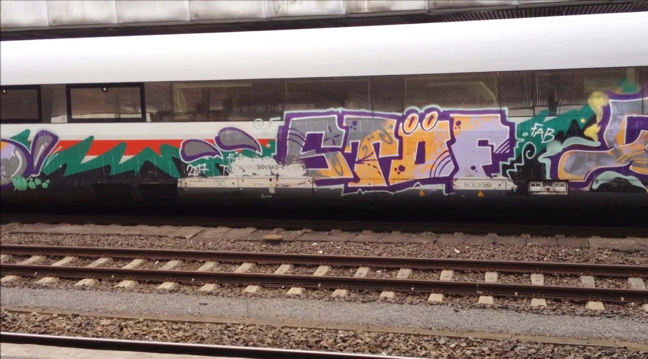 Graffiti Train - Photo by ZUGZWANG - stoe (2017)