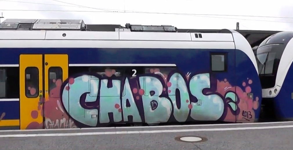 Graffiti Train - Photo by ZUGZWANG - chabos, bremen (2013)