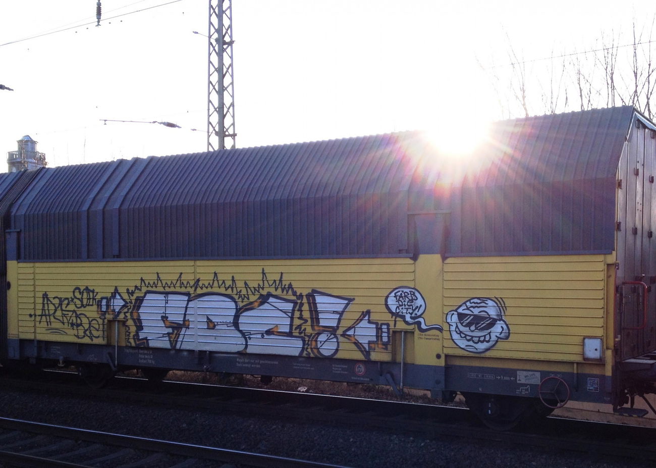 Graffiti Wall - Photo by ZUGZWANG - fdc