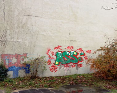 Graffiti Bombing - Photo by ZUGZWANG