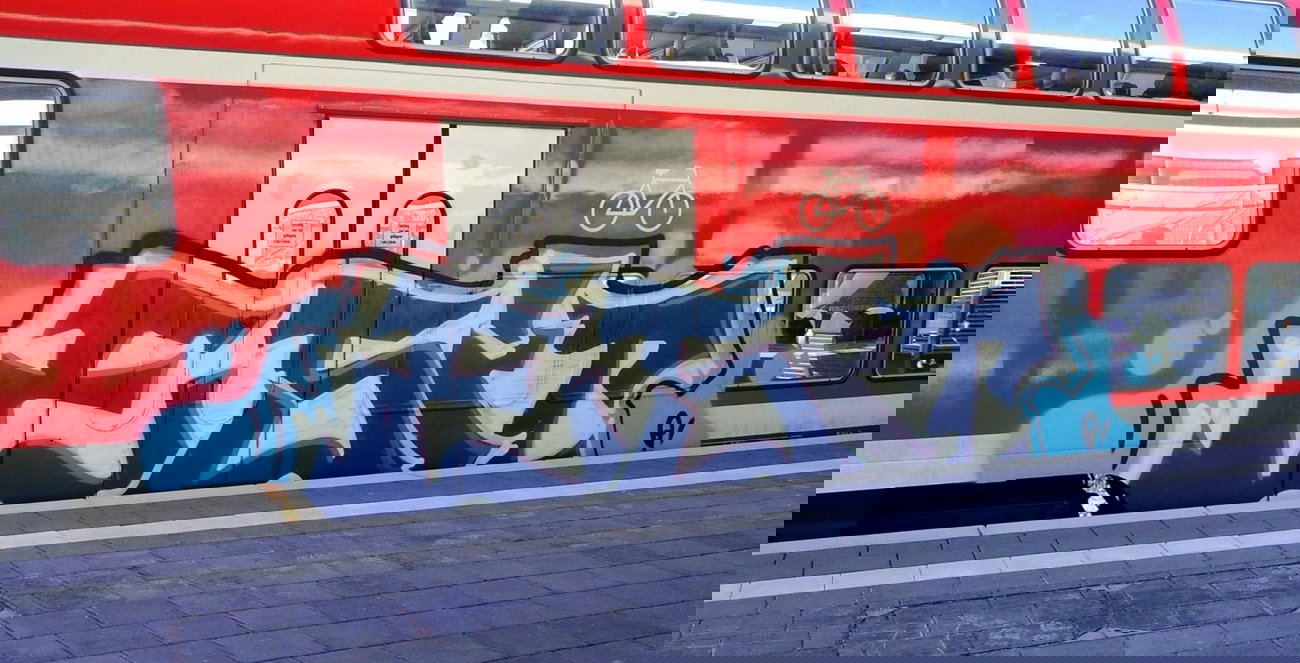 Graffiti Train - Photo by ZUGZWANG - esit, bremerhaven, bremen (2015)
