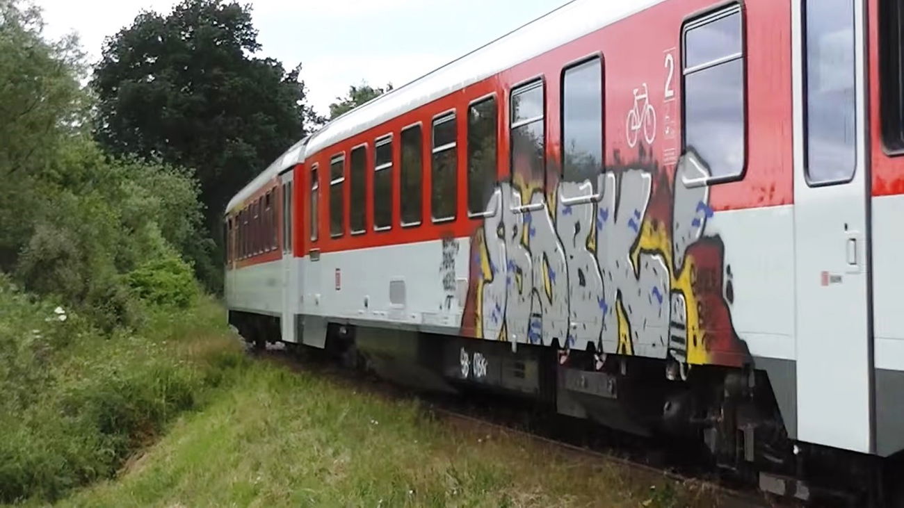 Graffiti Train - Photo by ZUGZWANG