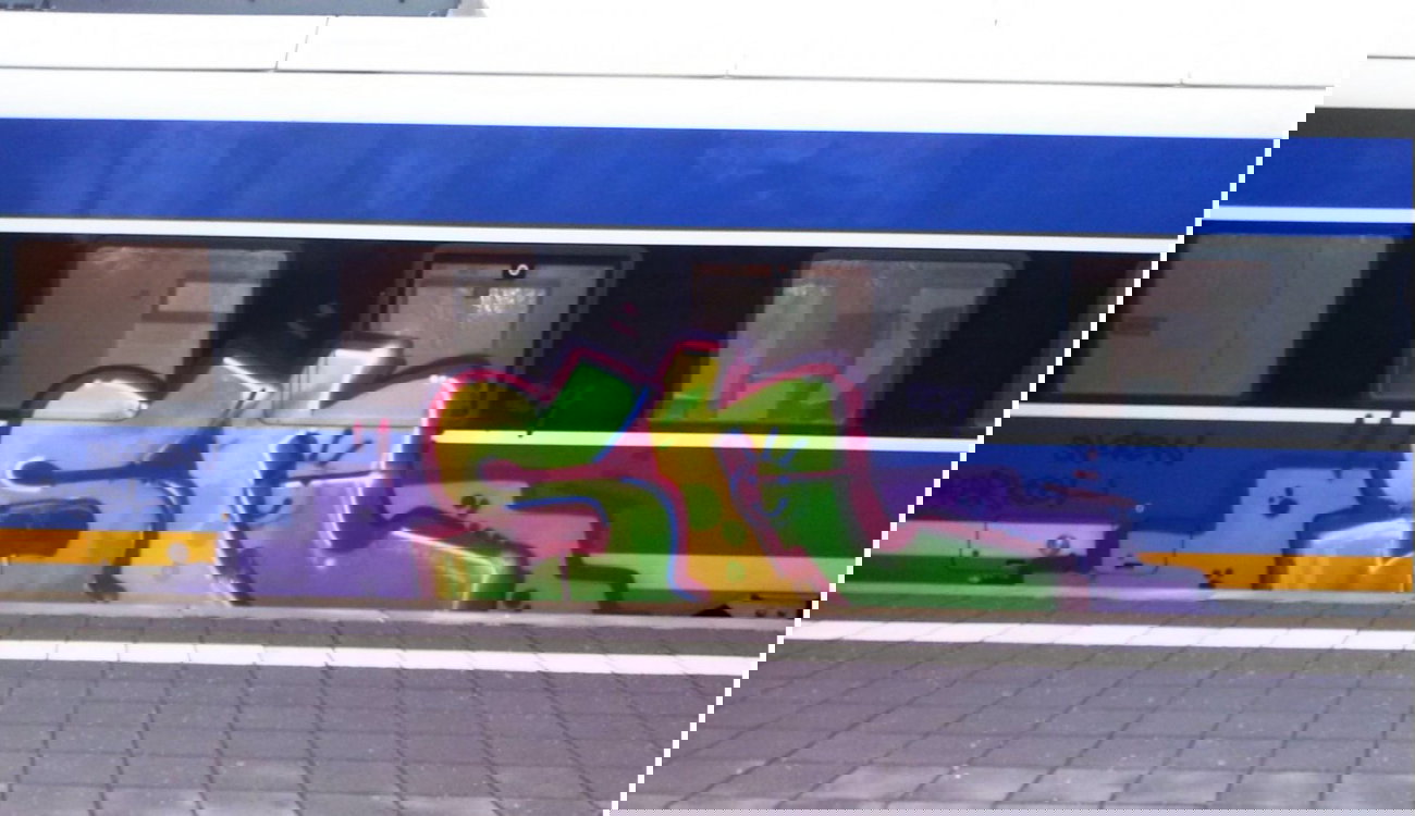 Graffiti Train - Photo by ZUGZWANG - sn, bremerhaven, 27 (2014)