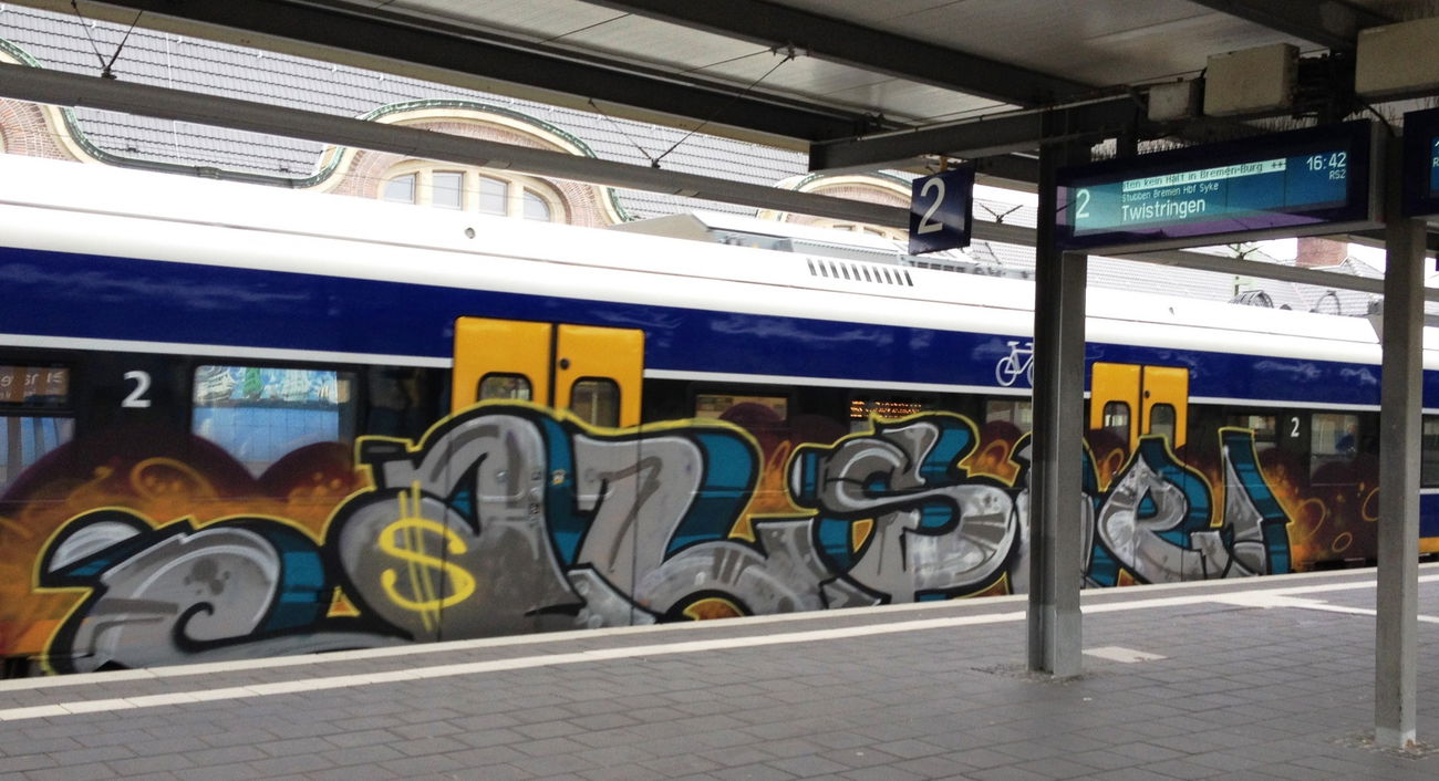 Graffiti Train - Photo by ZUGZWANG - alsoe (2017)