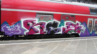 Graffiti Train - Photo by ZUGZWANG