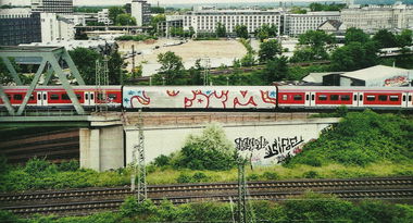 Graffiti Train - Photo by ZUGZWANG - foim