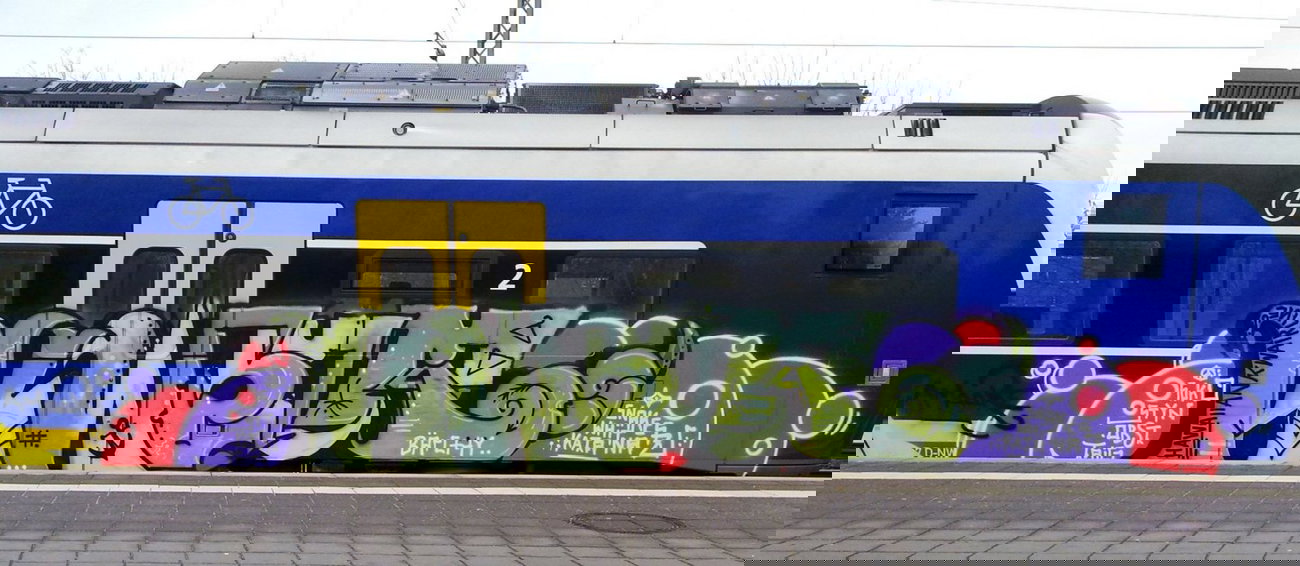 Graffiti Train - Photo by ZUGZWANG - kwer, bremerhaven, 27 (2015)
