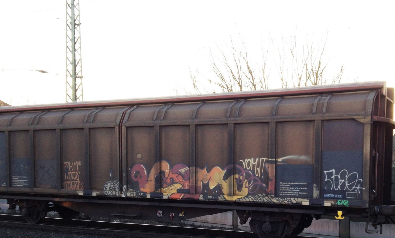 Graffiti Train - Photo by ZUGZWANG