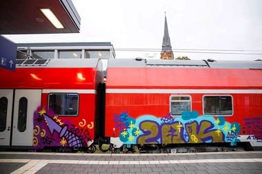 Graffiti Train - Photo by ZUGZWANG - dsf (2015)
